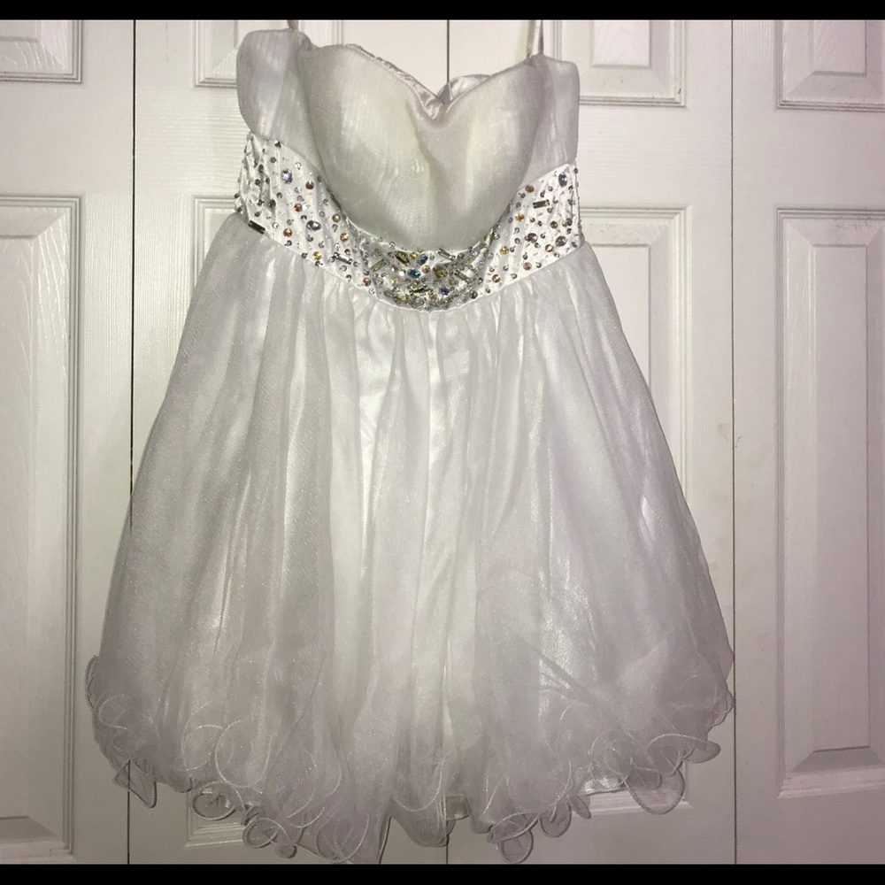 White strapless puffy dress